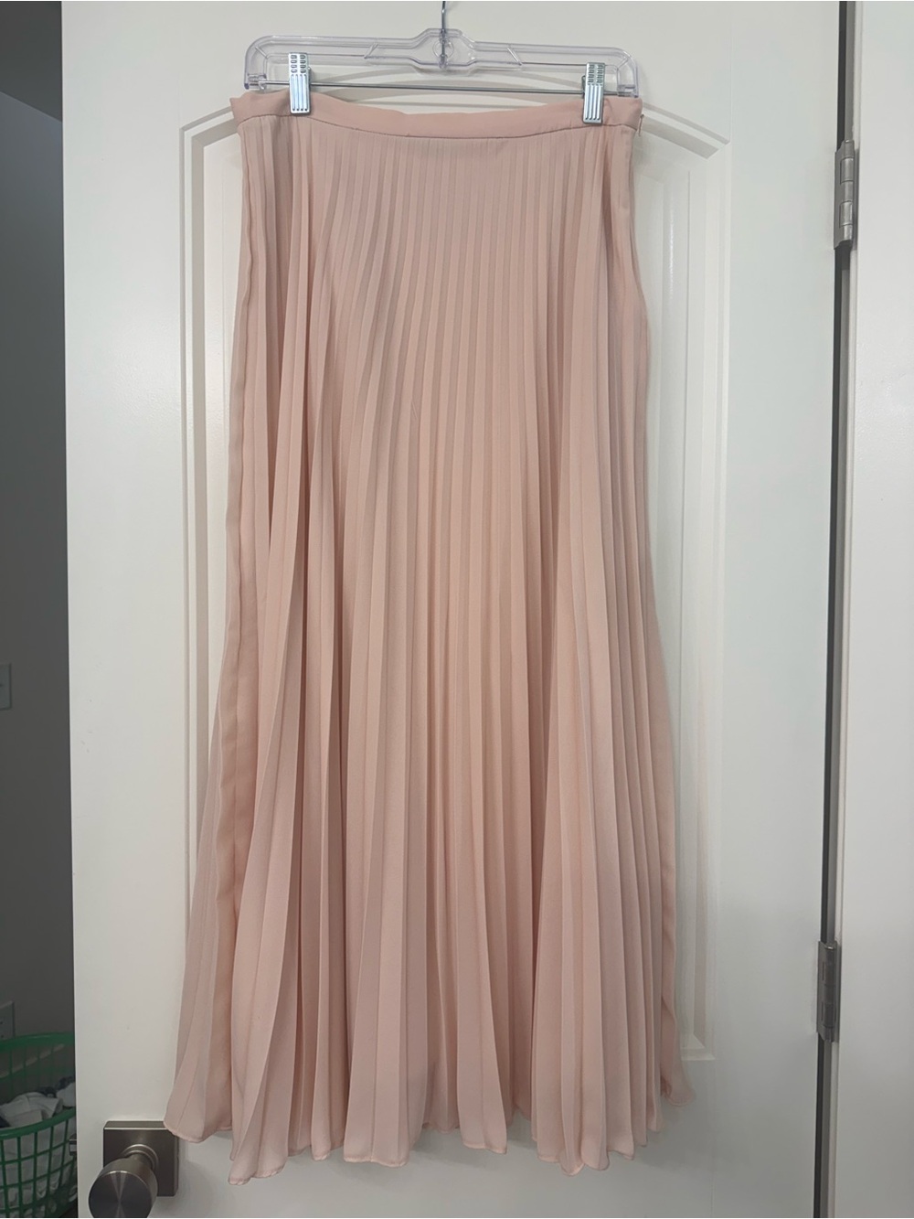 Banana Republic Pleated Midi Skirt in Light Pink